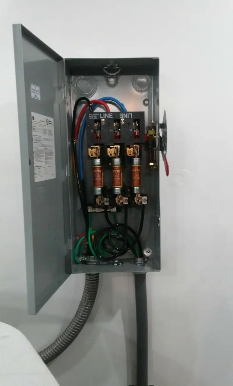 Three-phase disconnect switch installed for Electrical Wiring & Rewiring in Cartersville